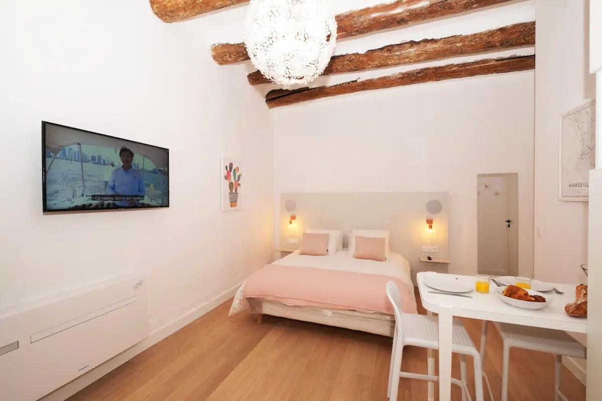 Design Suite Vieux Port Appartement Tout Equipe Climatise Marseille Luaran gambar