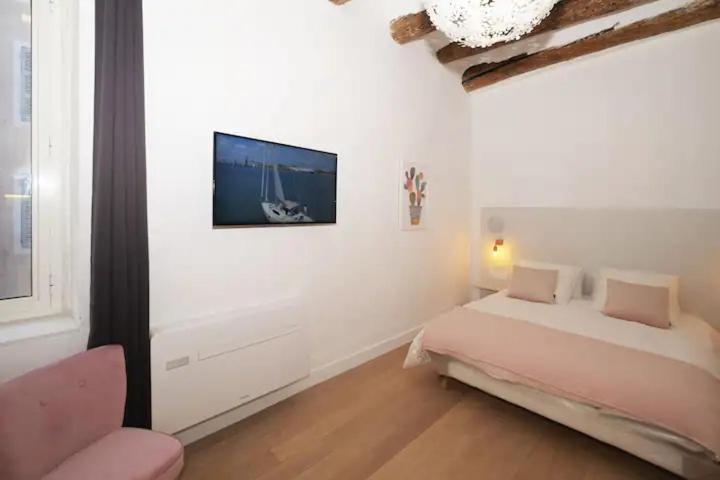 Design Suite Vieux Port Appartement Tout Equipe Climatise Marseille Luaran gambar