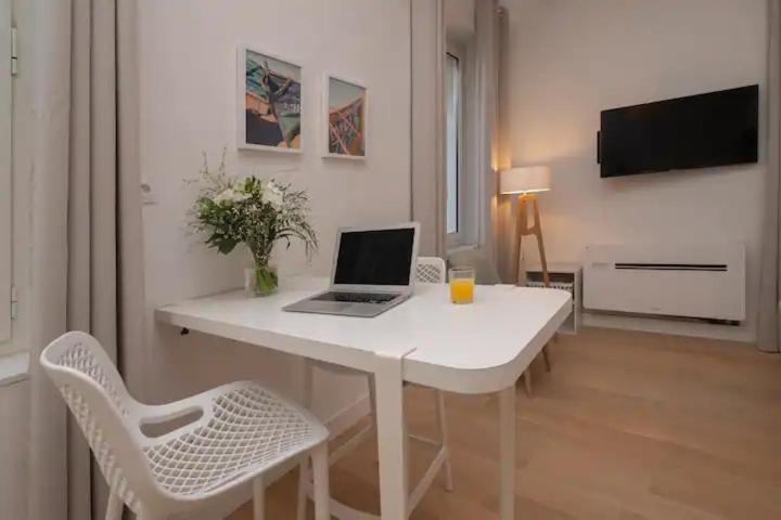 Design Suite Vieux Port Appartement Tout Equipe Climatise Marseille Luaran gambar