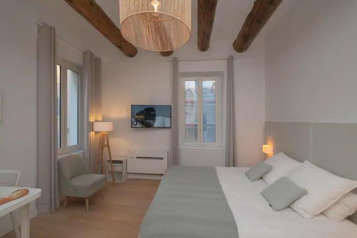 Design Suite Vieux Port Appartement Tout Equipe Climatise Marseille Luaran gambar